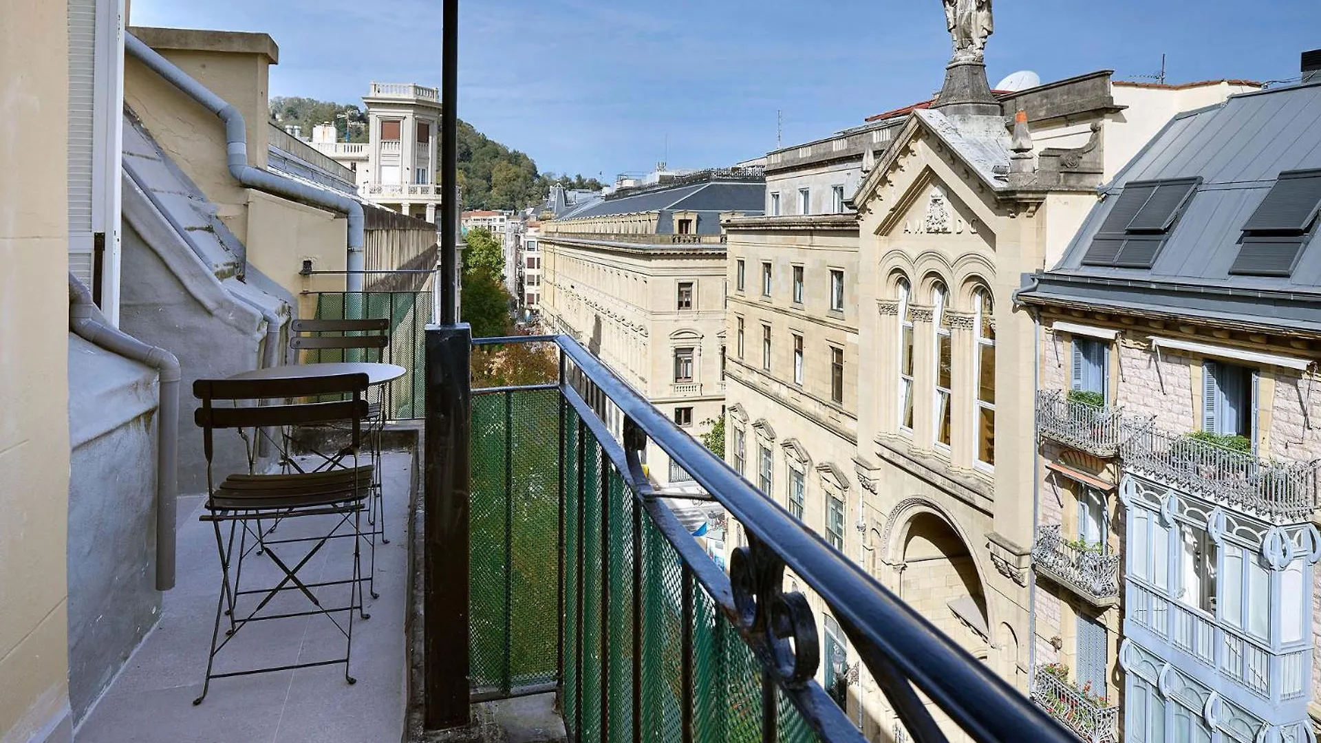 The Rentals Collection - Garibai San Sebastian Apartment